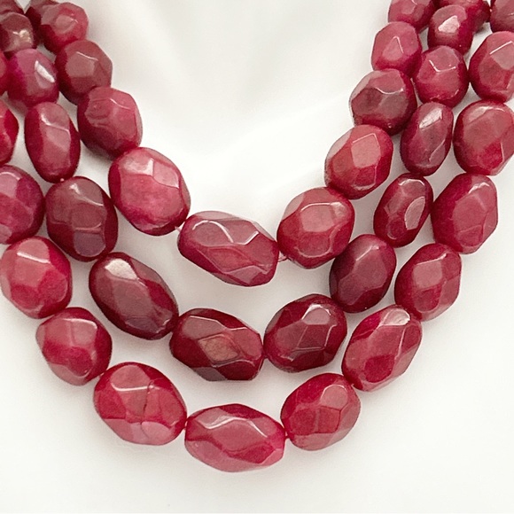 Stunning Triple Strand Red Ruby Graduated Bead Necklace - Picture 14 of 15